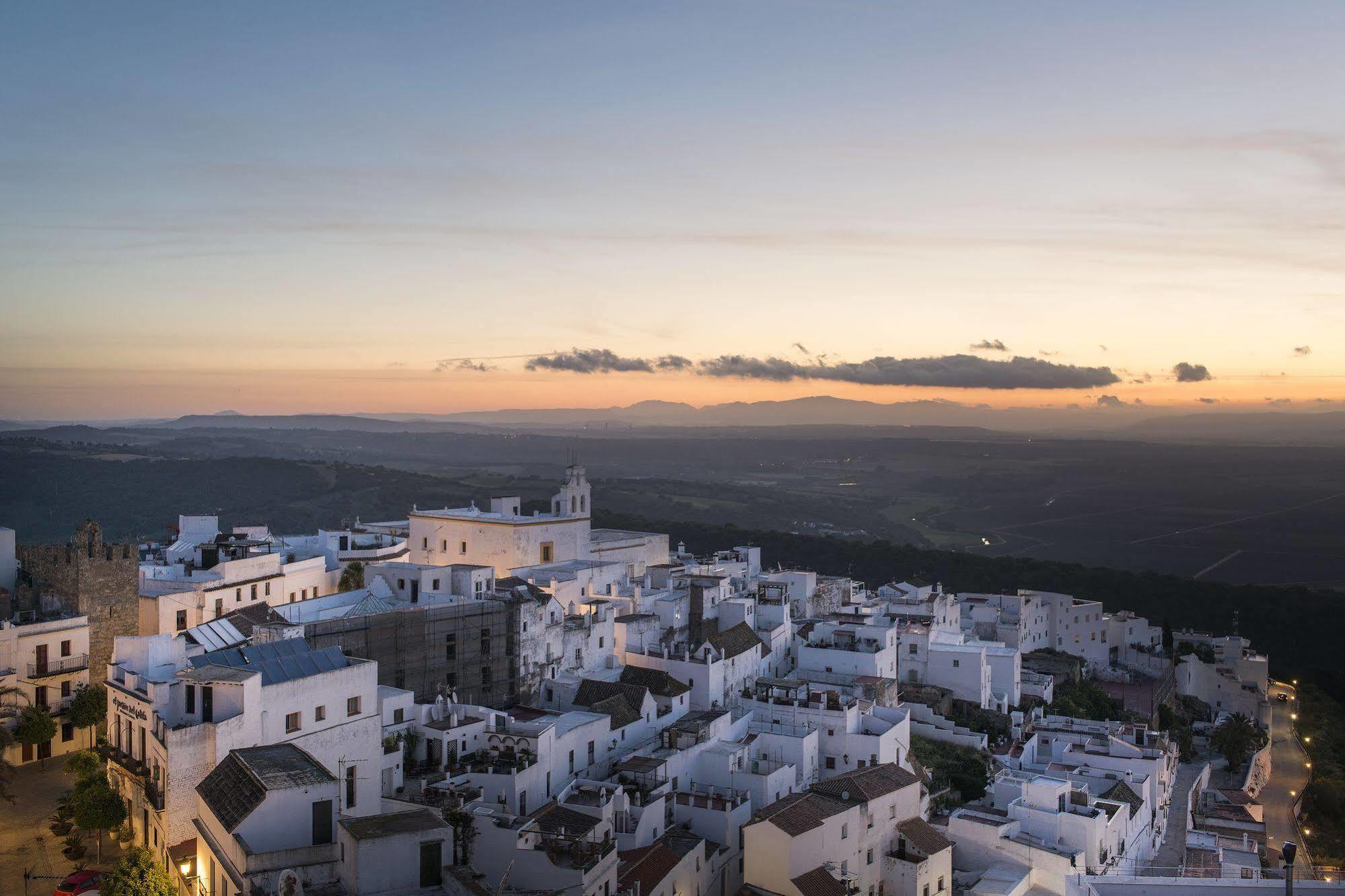 La Botica De Vejer Hotel เวเฮร์ เด ลา ฟรอนเตรา ภายนอก รูปภาพ