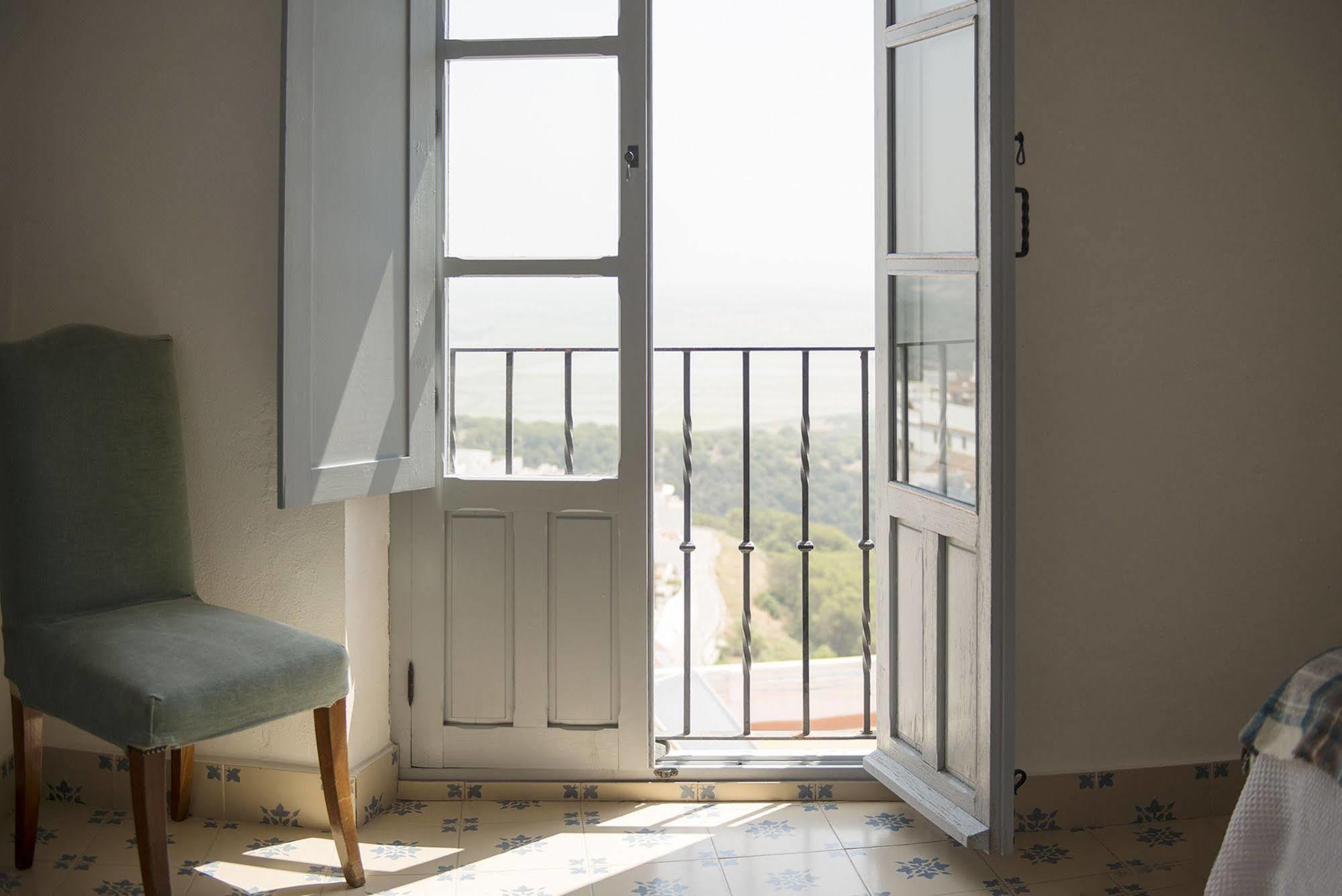 La Botica De Vejer Hotel เวเฮร์ เด ลา ฟรอนเตรา ภายนอก รูปภาพ