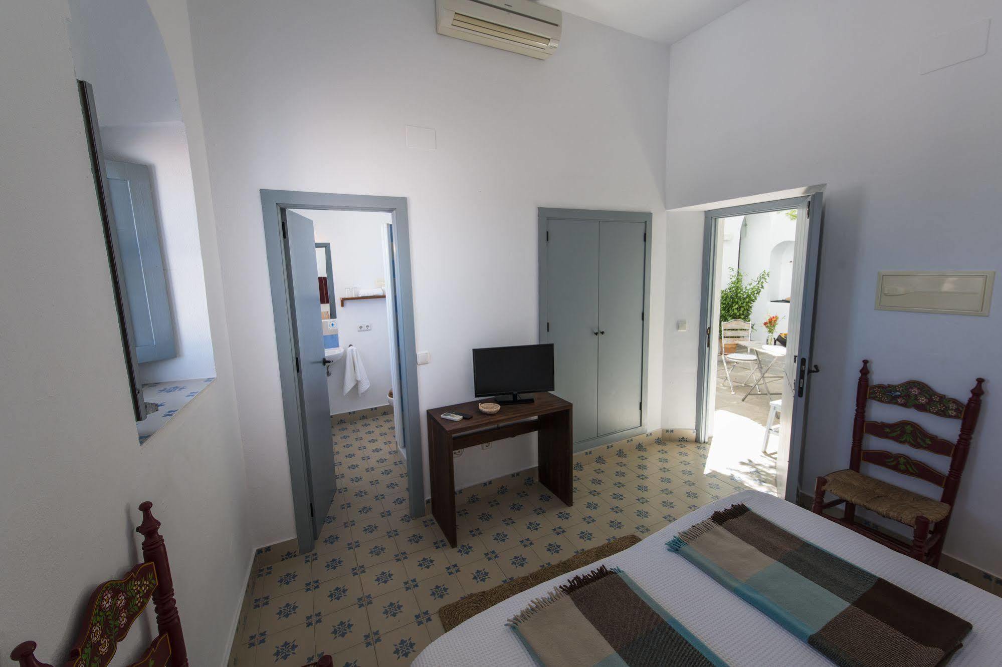 La Botica De Vejer Hotel เวเฮร์ เด ลา ฟรอนเตรา ภายนอก รูปภาพ
